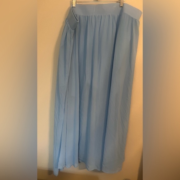 NWT Torrid Maxi Chiffon Undershort Skirt Blissful Blue Torrid Size 4X - Picture 4 of 13